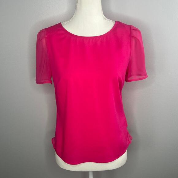 Bisou Bisou Short Sleeve Ruffle Back Top Size XS Barbie Pink Feminine - Picture 2 of 5